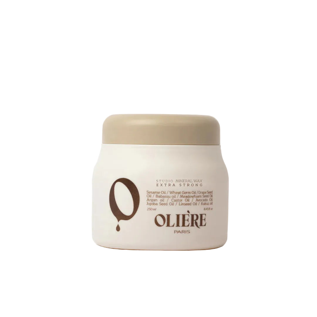 ווקס מינרלי שקוף "OLIERE" על רקע לבן