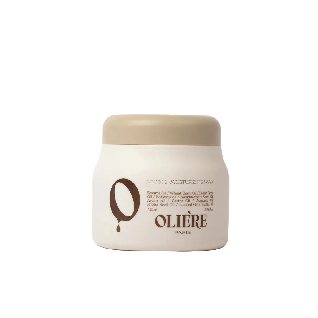 ווקס לחות לעיצוב השיער "OLIERE" על רקע לבן